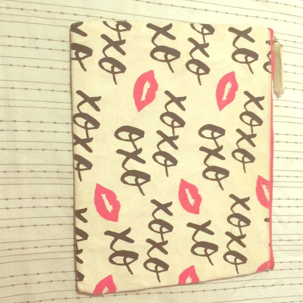 XOXO cosmetic bag